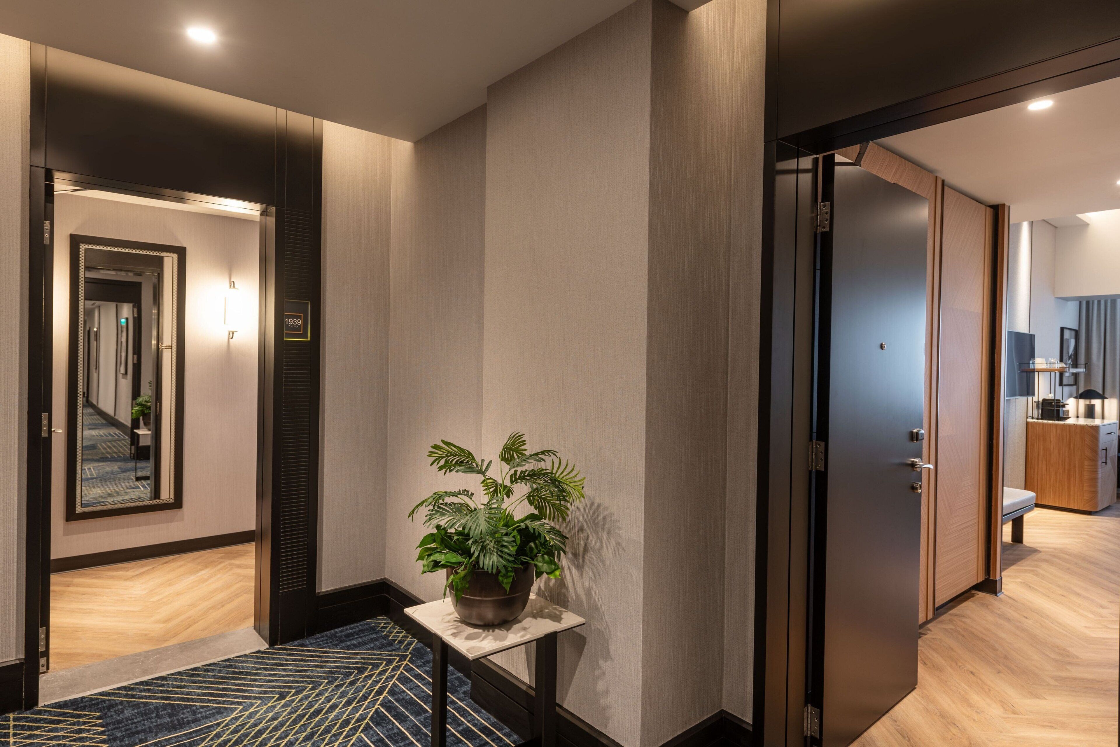 amiri family suite club lounge access including breakfast, evening cocktail hours & soft refreshment | 1 bedroom, hypo-allergenic bedding, down duvets, pillow-top beds