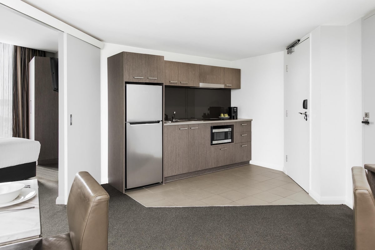 Minibar, in-room safe, desk, laptop workspace