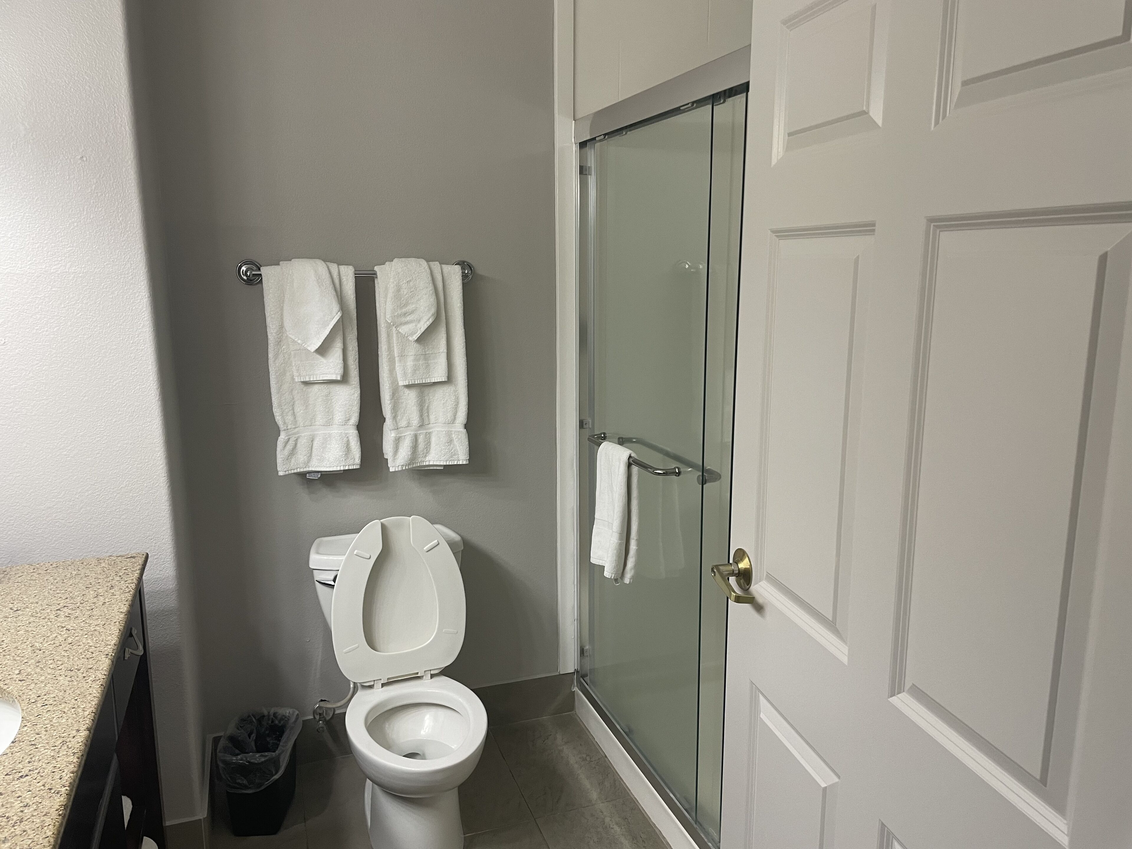 room, 2 queen beds, non smoking | bathroom | free toiletries, hair dryer, towels