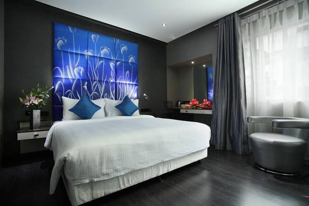 1 bedroom, pillowtop beds, minibar, in-room safe