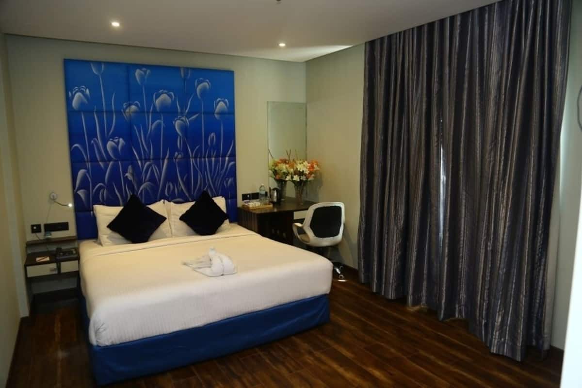 1 bedroom, pillowtop beds, minibar, in-room safe