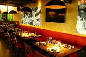 2 Restaurants; Frühstück, Mittagessen und Abendessen werden serviert