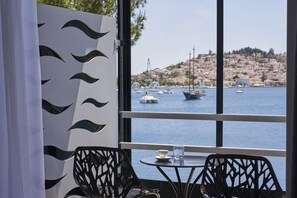 Premium bedding, in-room safe, desk, laptop workspace - Xenia Poros Image Hotel (Poros)