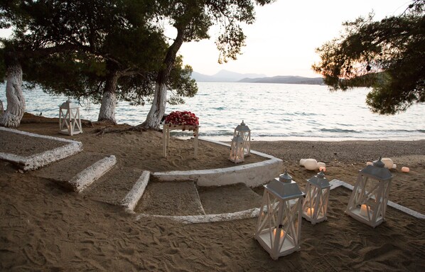 Beach nearby, sun-loungers, beach umbrellas, beach towels - Xenia Poros Image Hotel (Poros)