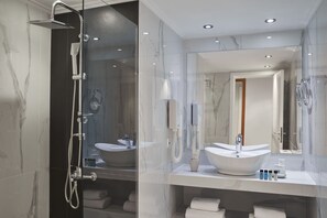 Senior Suite, Sea View | Bathroom - Xenia Poros Image Hotel (Poros)