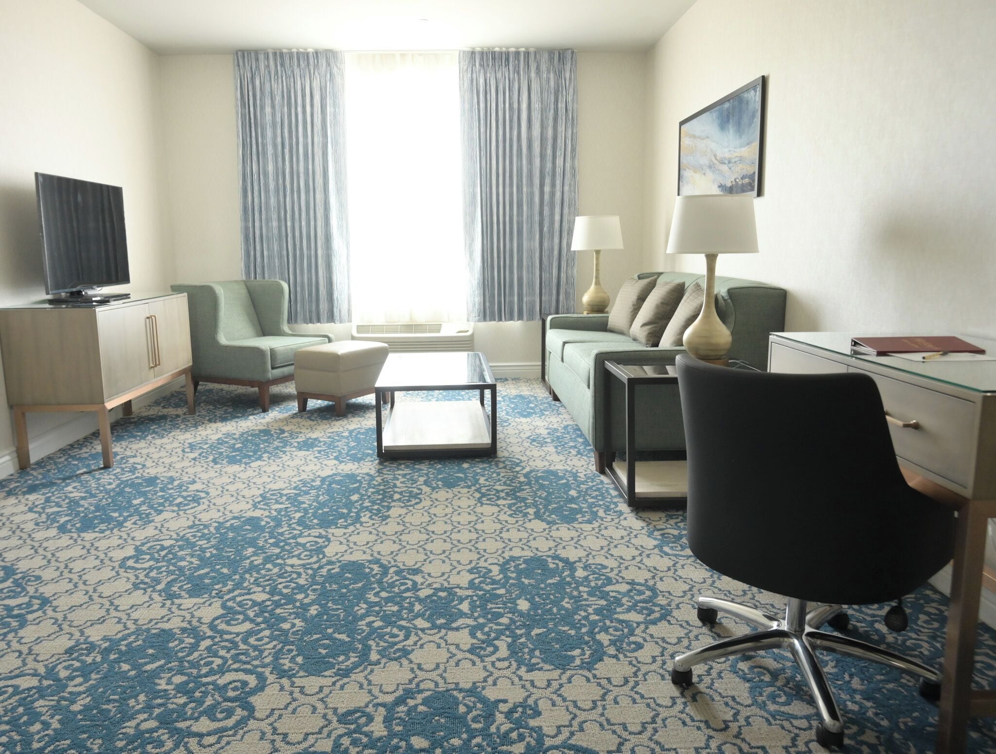 埃及棉床單、高級寢具、羽絨被、書桌