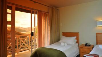 Una scrivania, ferro/asse da stiro