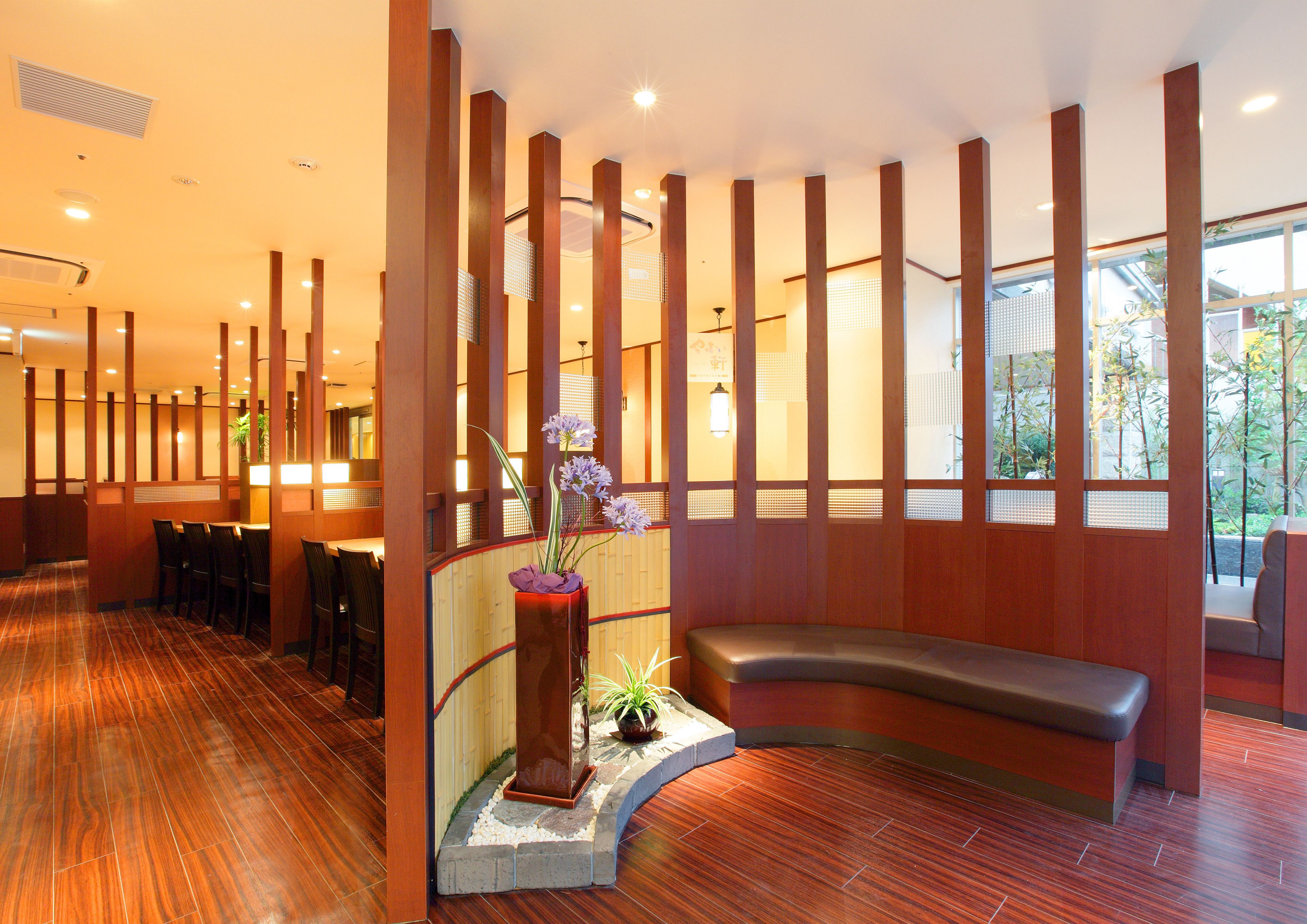 breakfast, lunch and dinner served