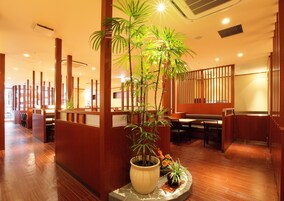 Breakfast, lunch and dinner served