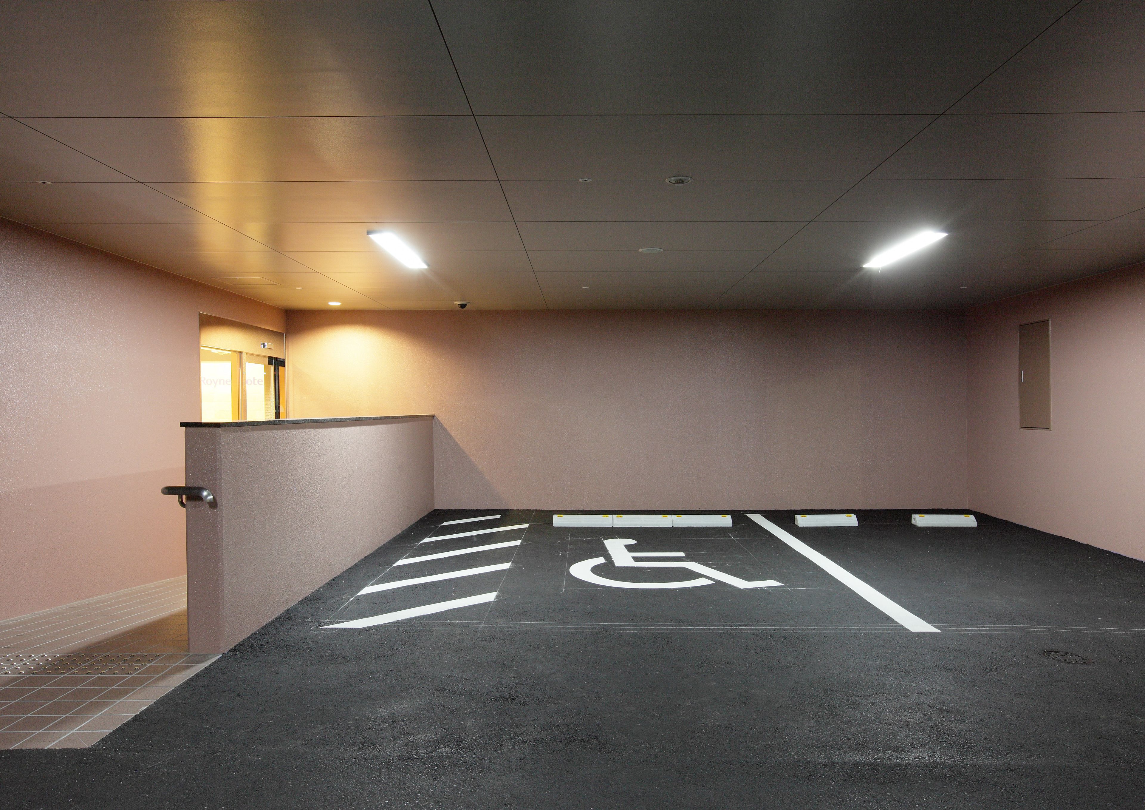 self-parking (surcharge) 1800 per night