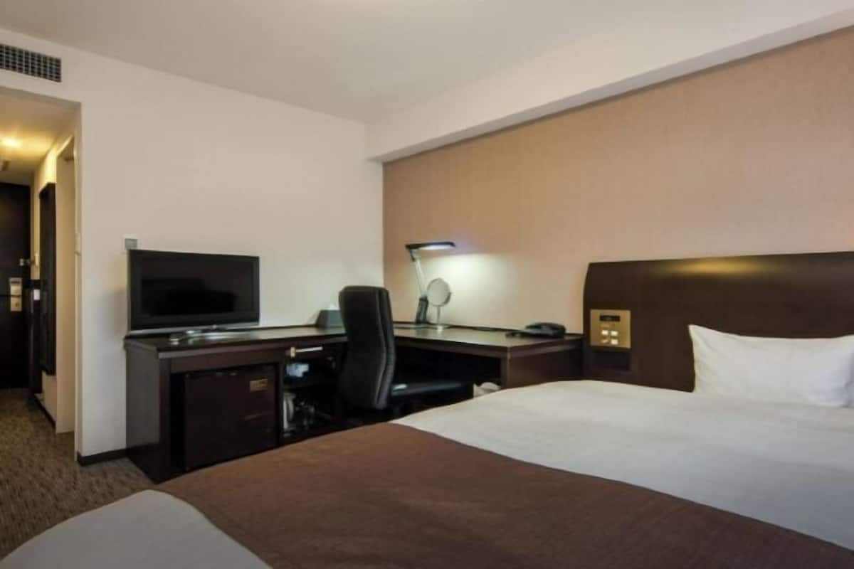 In-room safe, desk, free WiFi, bed sheets