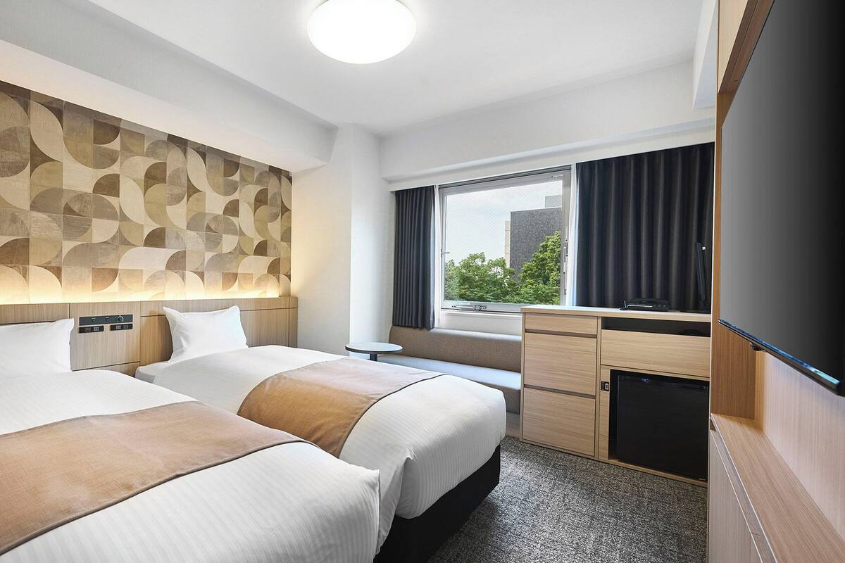 In-room safe, free WiFi, bed sheets
