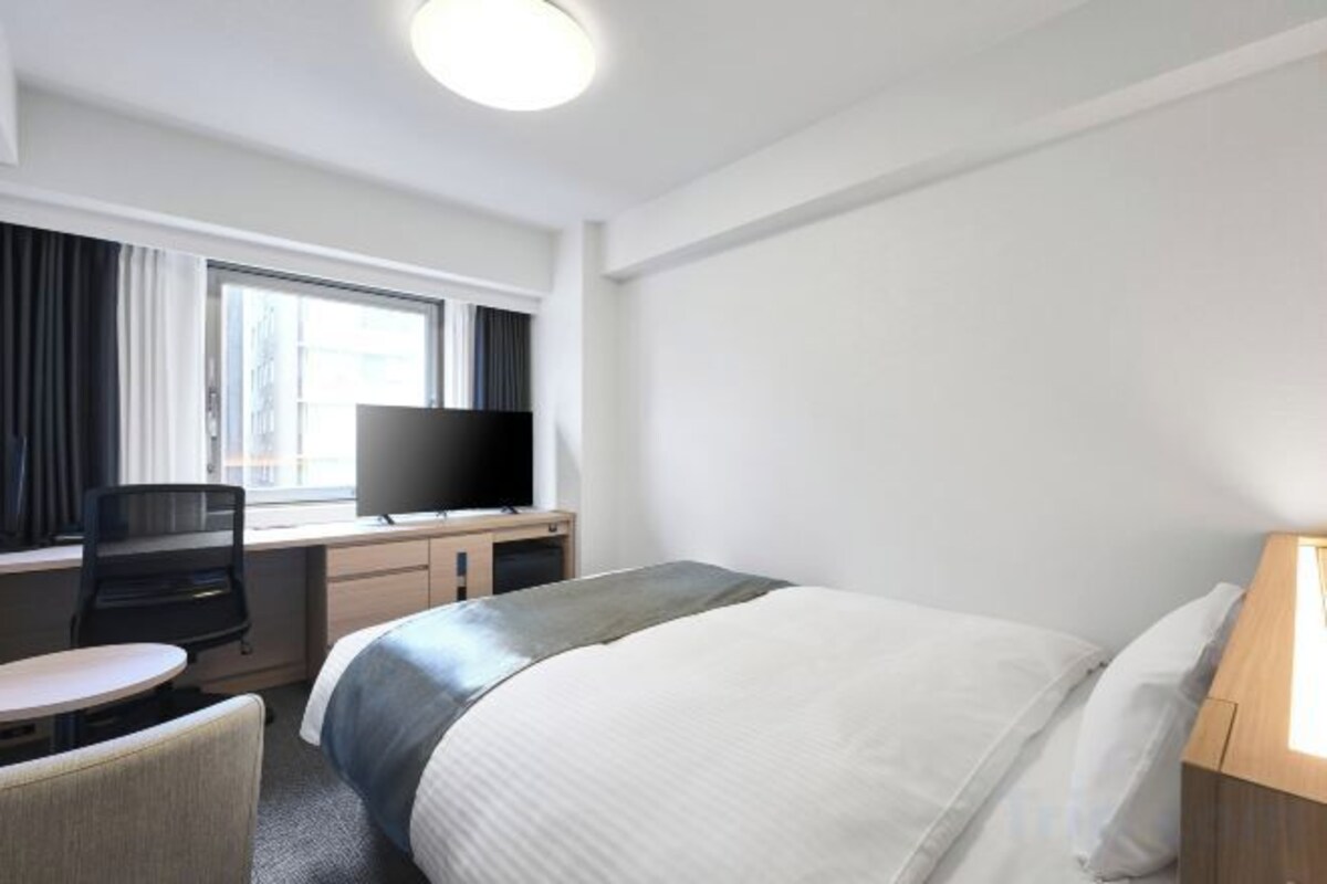 Caja fuerte, wifi gratis, ropa de cama