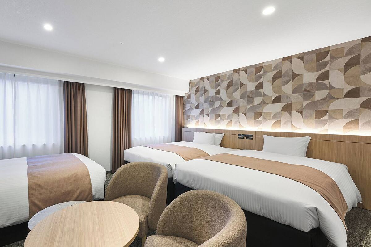 In-room safe, free WiFi, bed sheets