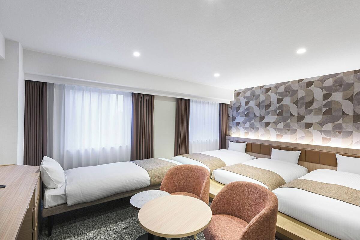 In-room safe, free WiFi, bed sheets