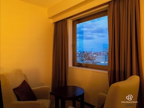 1 bedroom, in-room safe, desk, free WiFi