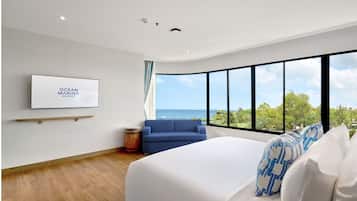 Junior Suite, 1 King Bed | Premium bedding, in-room safe, desk, laptop workspace