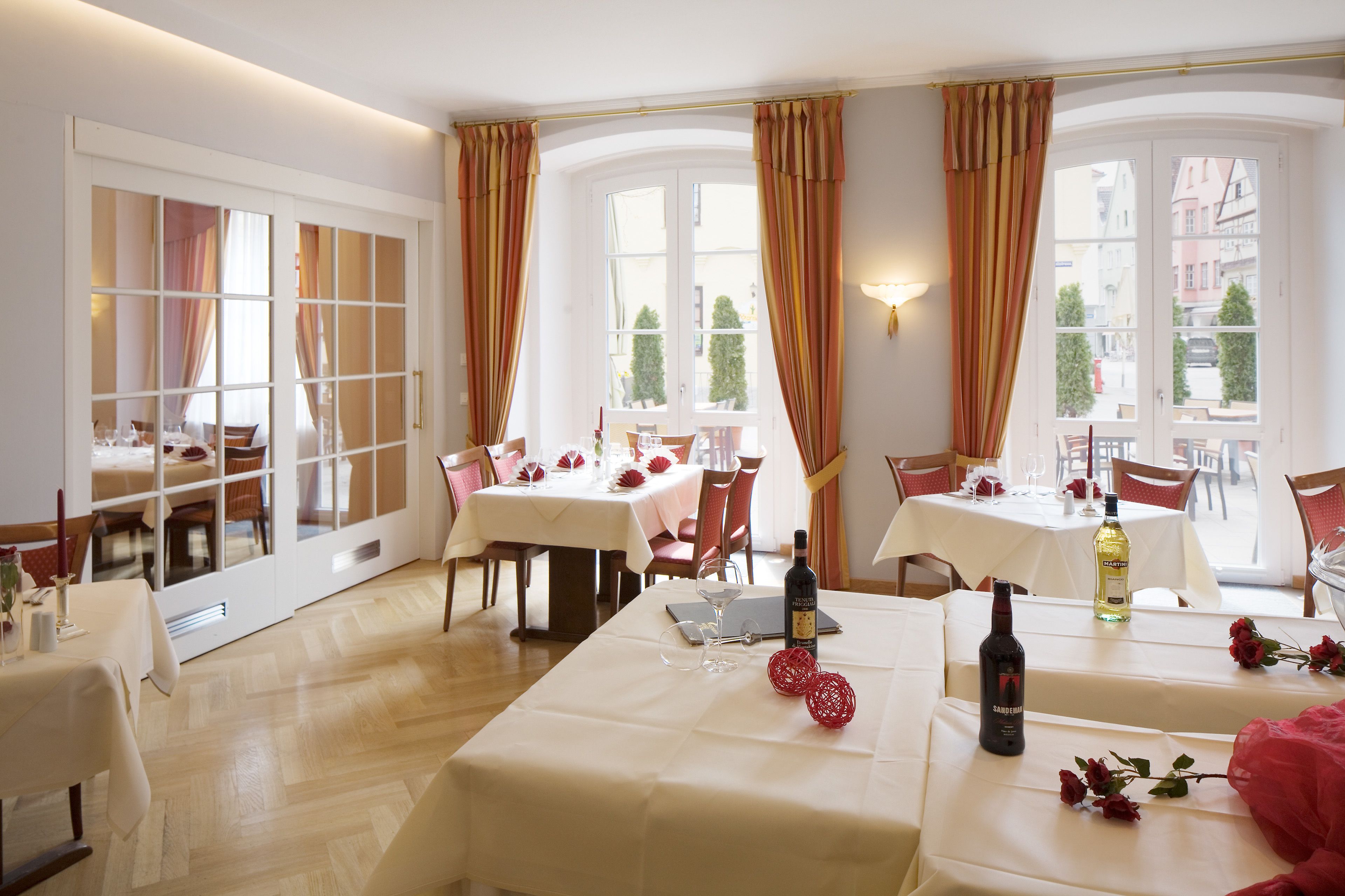 breakfast, lunch, dinner served; german cuisine