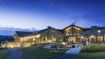 المنطقة المحيطة بالمنشأة