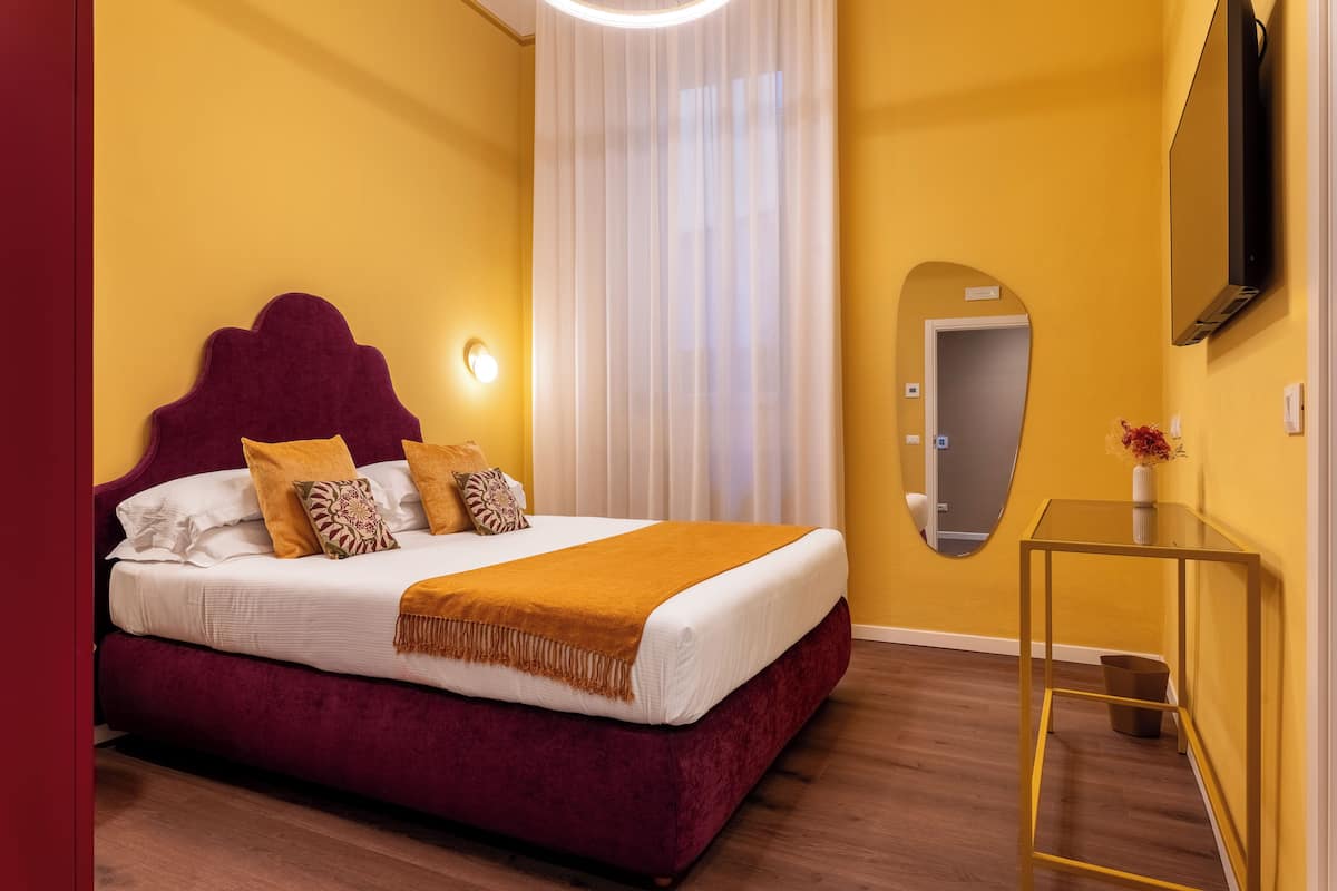 Habitació Comfort | Caixa forta a l'habitació, escriptori, wifi gratuïta i roba de llit
