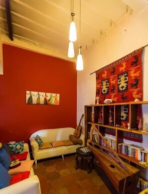 Karaoke room - Hostal Quito Cultural (Quito)