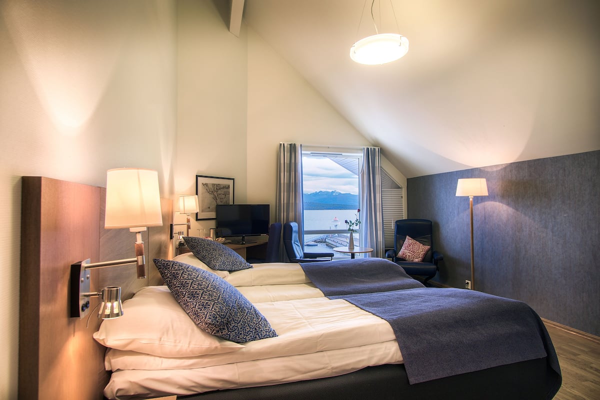 Fjordutsikt rom uten balkong | 1 soverom, sengetøy av topp kvalitet, dundyner og individuelt dekorert