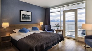 Fjordutsikt rom med balkong | วิวจากห้องพัก