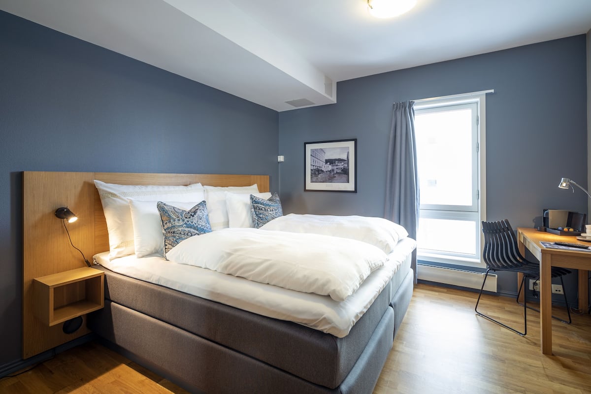 1 bedroom, premium bedding, down duvets, individually decorated