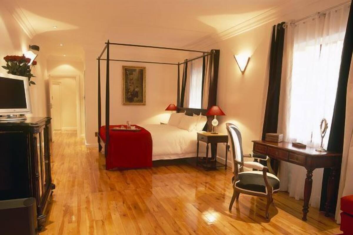 ห้องสวีท (Victorian) | ผ้าปูที่นอนฝ้ายอียิปต์, เครื่องนอนระดับพรีเมียม, เตียง Select Comfort