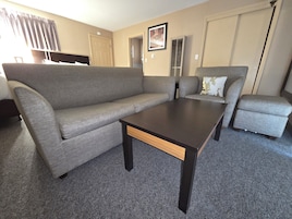 Quarto standard, 2 camas Queen | Escrivaninha, cortinas blackout, Wi-Fi de cortesia, roupa de cama