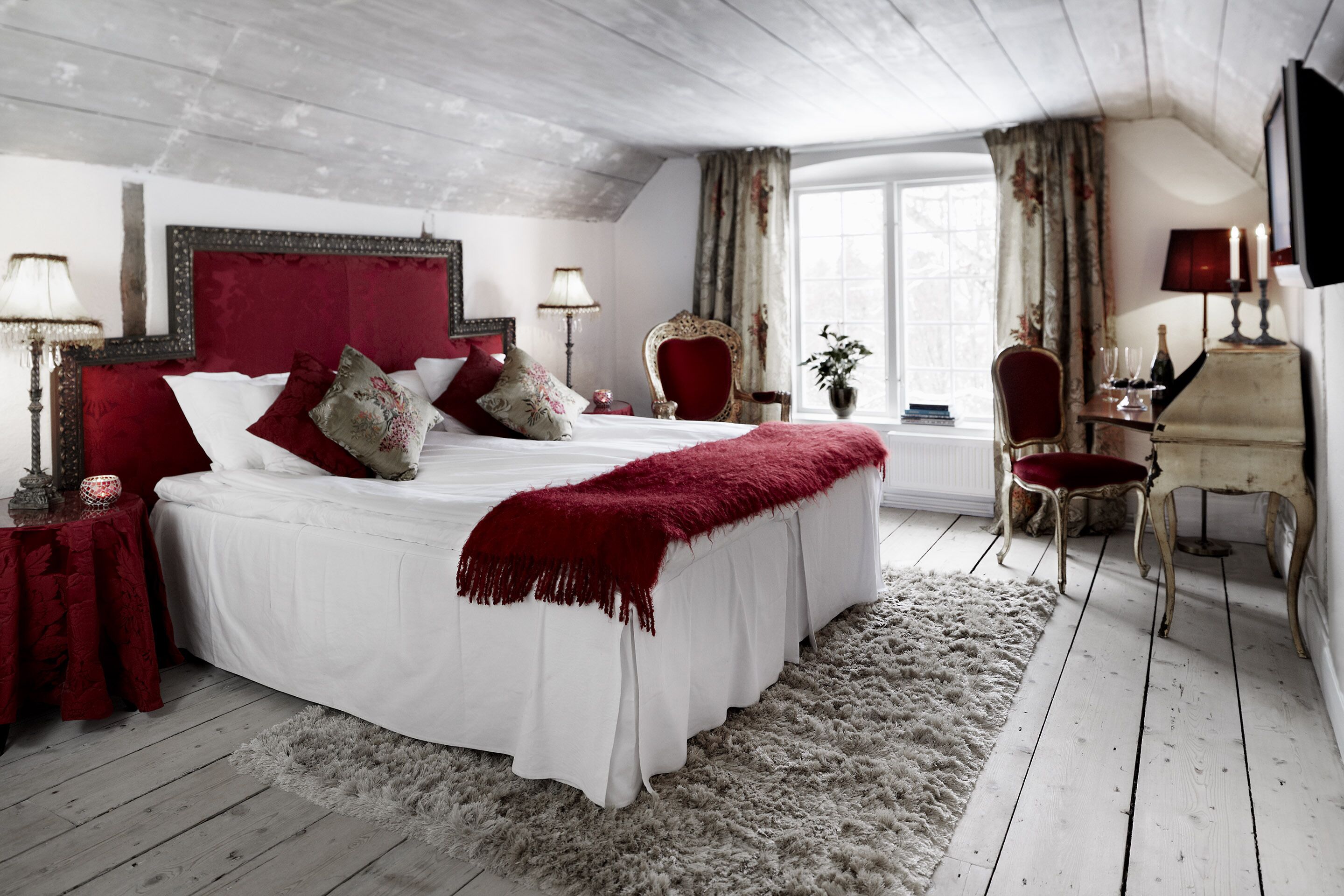 Superior Double Room | 高档床上用品、羽绒被、加厚床垫、迷你吧