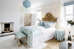 Grand Deluxe Room  | Ropa de cama de alta calidad, edredón, camas con pillow-top y minibar 