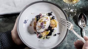 Déjeuner et dßner servis sur place, spécialités Cuisine scandinave