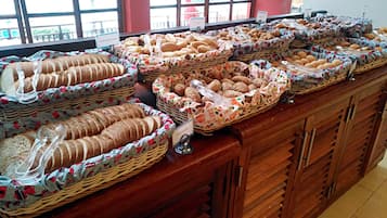 Free daily buffet breakfast