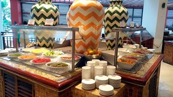 Free daily buffet breakfast