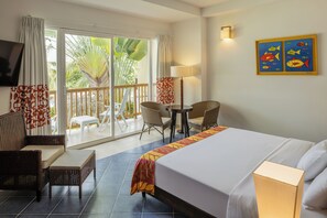 Literie hypoallergénique, coffre-fort, fer et planche à repasser