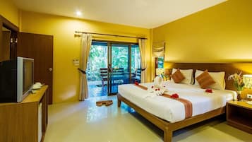 Standard Room (Canal Side) | Hypo-allergenic bedding, down duvets, Select Comfort beds, minibar