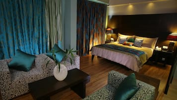 Premium bedding, down duvets, Tempur-Pedic beds, in-room safe