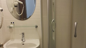 Free toiletries, hair dryer, slippers, towels - The City Hotel (Istanbul)