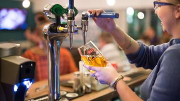 Pub, alfresco dining, open daily