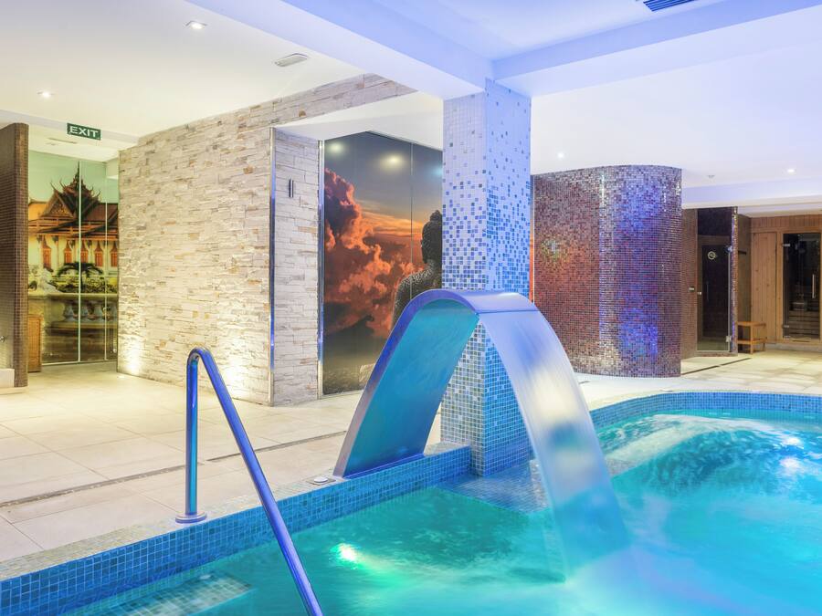 Sauna seca, banheira de hidromassagem, sauna a vapor, banho turco/hammam