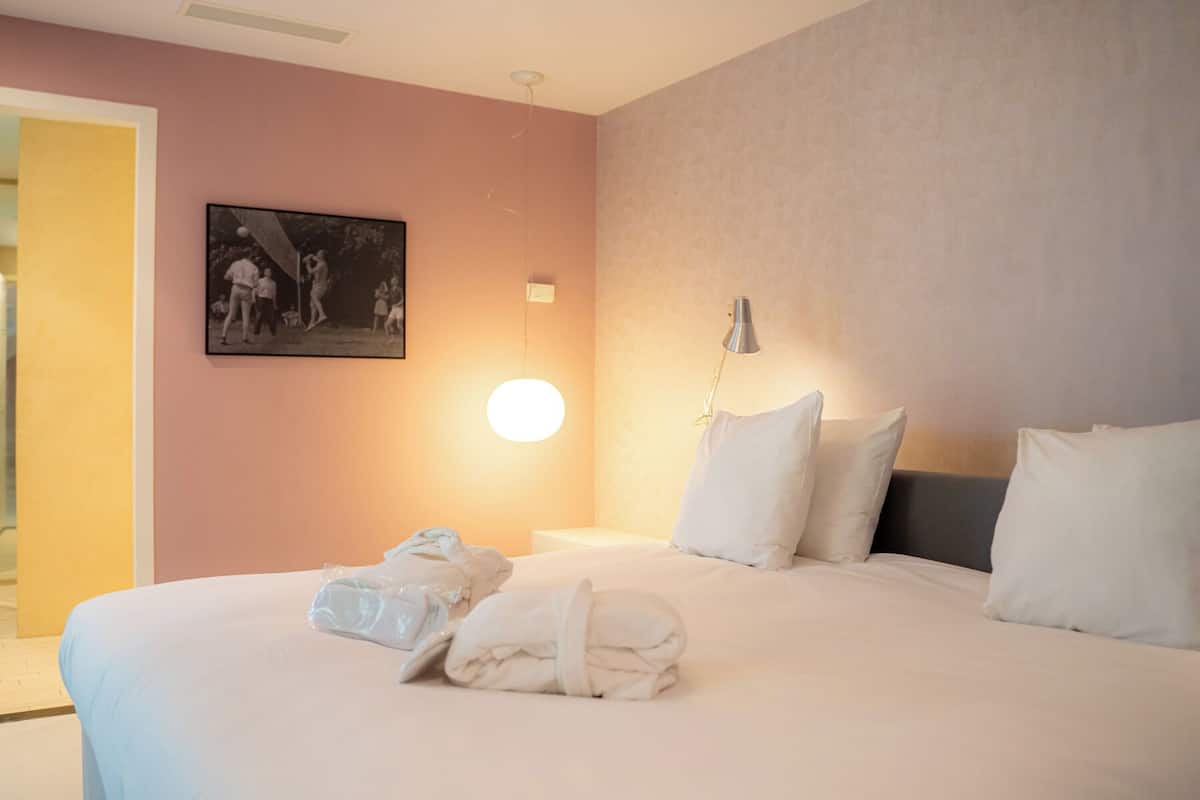 Superior Suite Heaven Beyond | 1 soveværelse, pengeskab på værelset, skrivebord, lydisolering