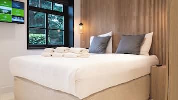 Villa (Cleaning fee + 360 Eur per stay) | 1 camera, cassaforte in camera, una scrivania, insonorizzazione
