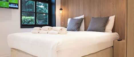Villa (Cleaning fee + 360 Eur per stay) | 1 camera, cassaforte in camera, una scrivania, insonorizzazione