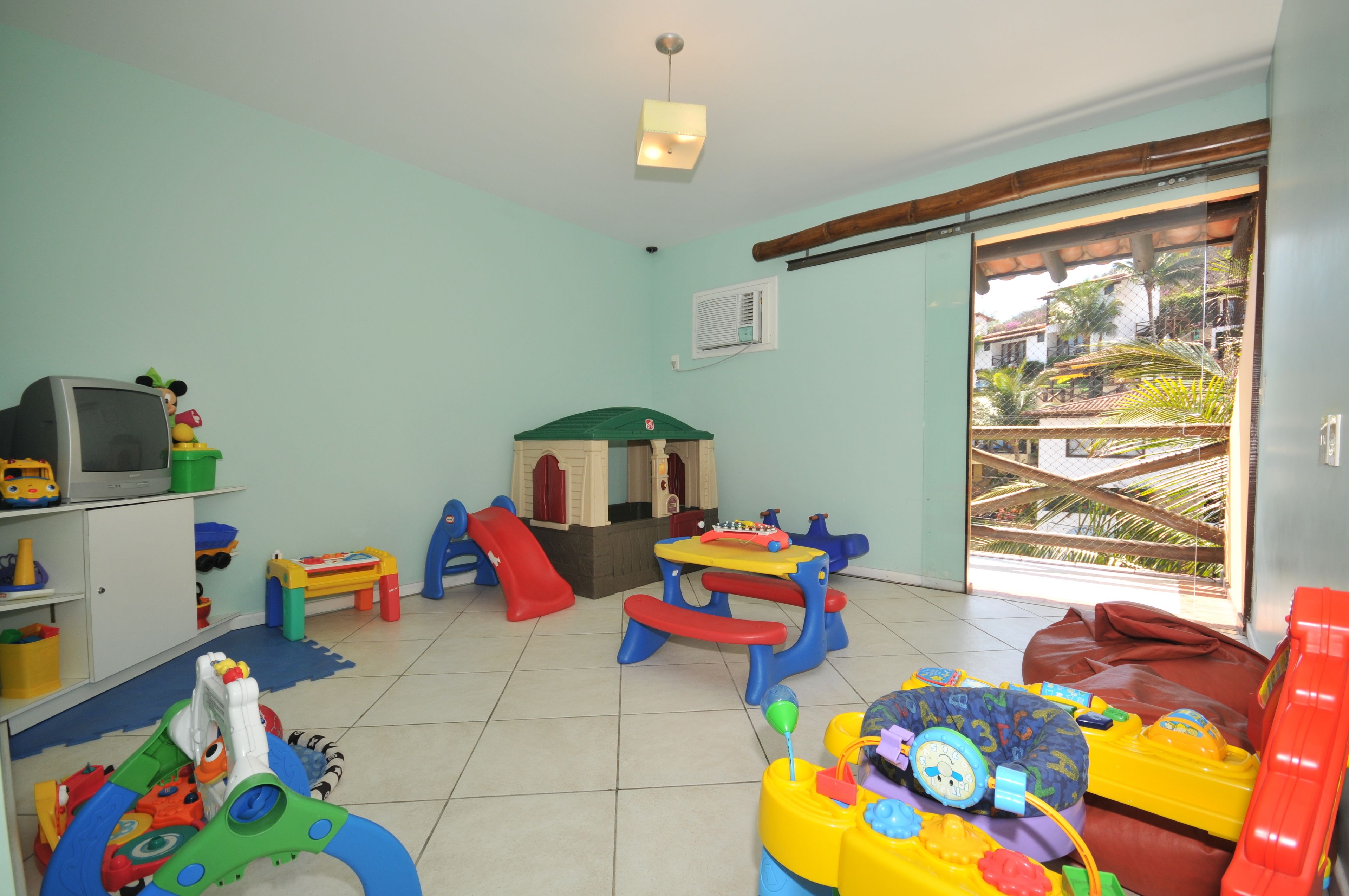children’s play area – indoor
