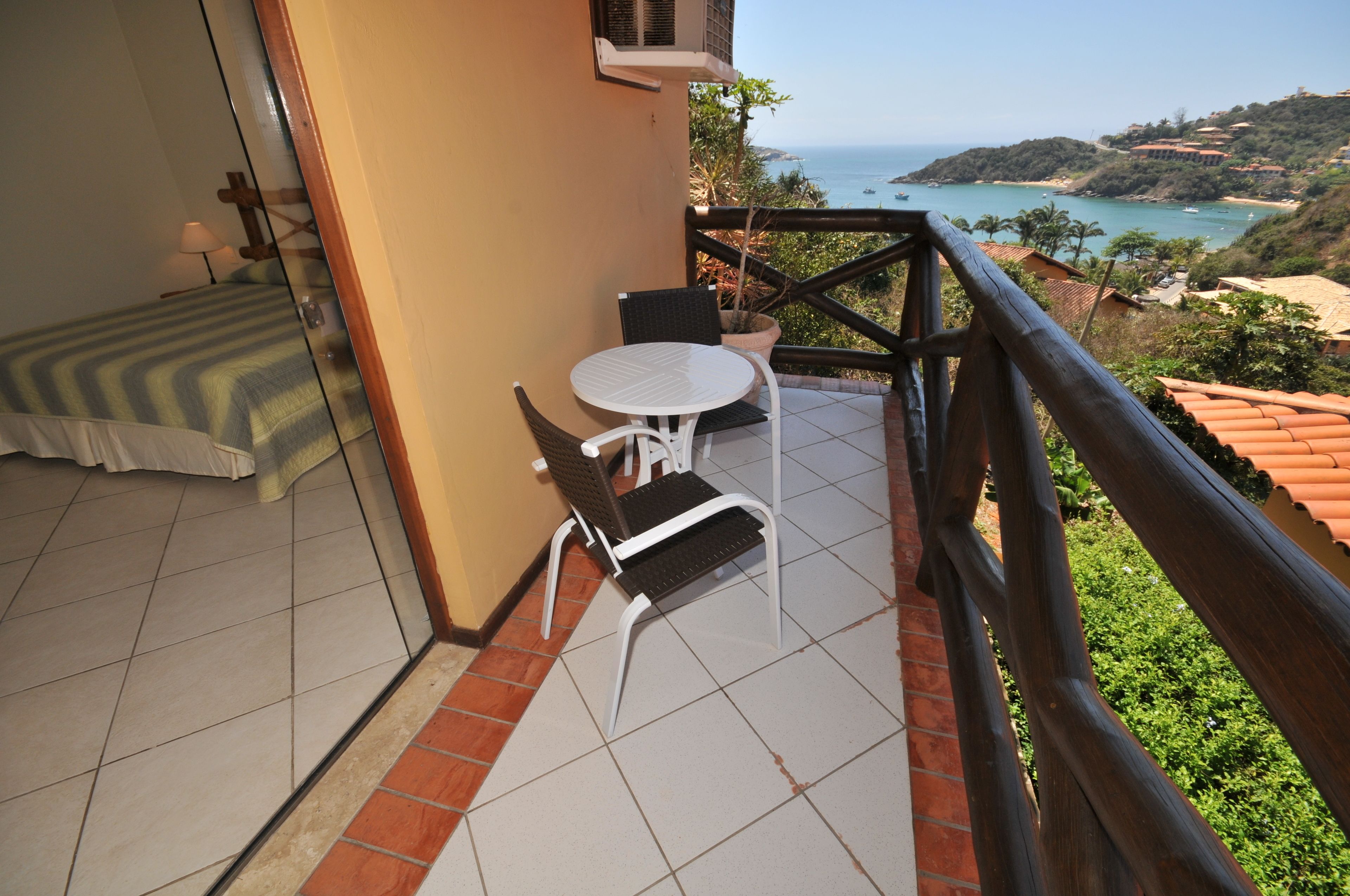 Quarto standard, vista parcial para o mar | Sacada