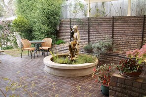 Courtyard - Bathurst Heights B&B (Bathurst)