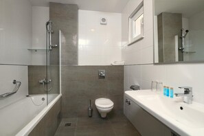 Free toiletries, hair dryer - Pastura (Postira)