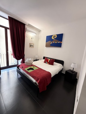Superior-Doppelzimmer, Balkon | Minibar, Zimmersafe, schallisolierte Zimmer, kostenloses WLAN