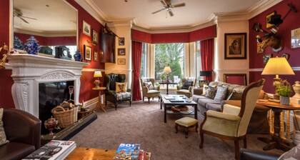 Cheshire Hospitality Ltd T/A Lennox Lea Studios & Apartments